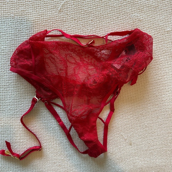 Victoria Secret NWT Cheeky Red Lace Women's Intimate - Picture 1 of 4